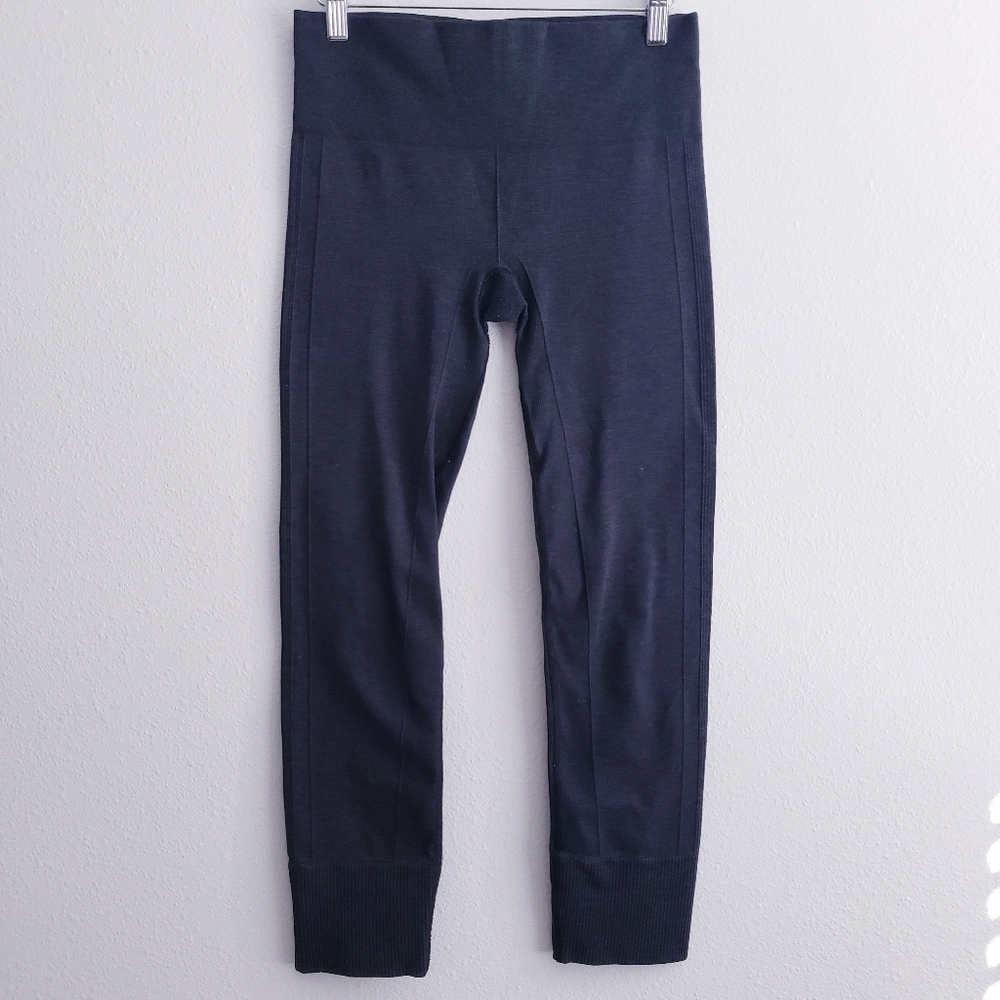 Lululemon Cropped Athletic Seamless Sport Leggings